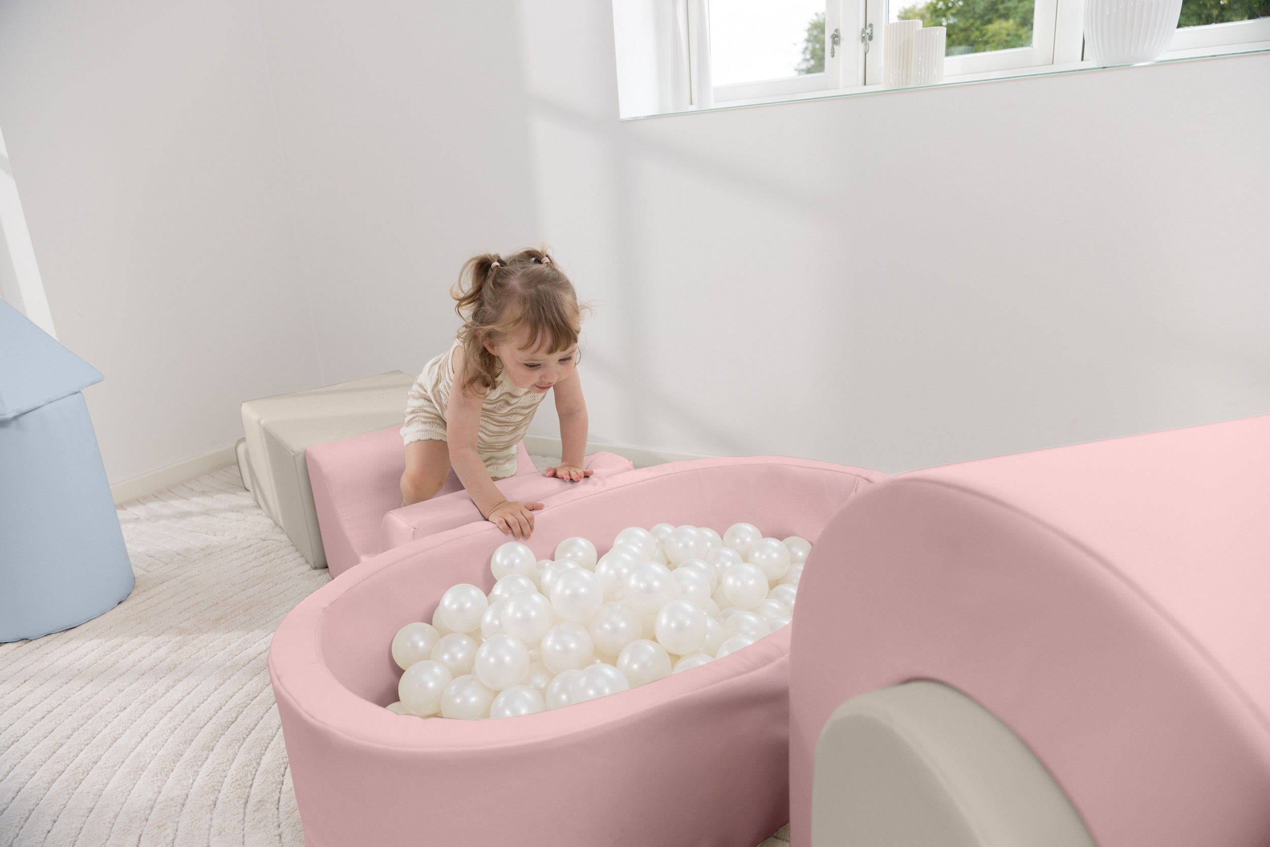LUX Playset with Ball Pit - Pastel - 9-Piece