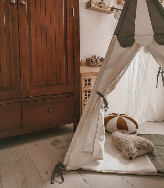 Kids’ Tipi Tent with Floor Mat – Perfect for Indoor and Outdoor Play