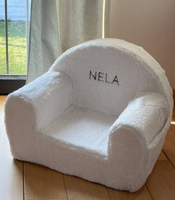 Personalized White Fur Kids Armchair with Name Embroidery – Comfortable and Soft Seating for Children