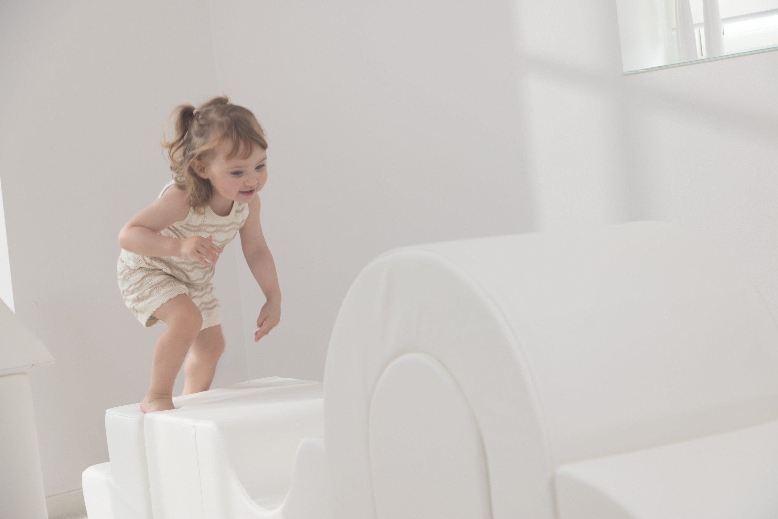 LUX Playset - White - 8-Piece Foam Play Set