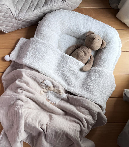 Luxurious Teddy Baby Nest – Cozy, Safe, and Versatile for Newborns